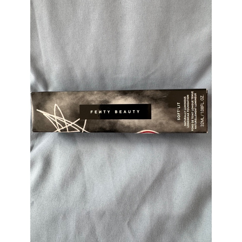 Fenty Beauty Soft'Lit Naturally Luminous Longwear Foundation Shade 240 1.08oz‎